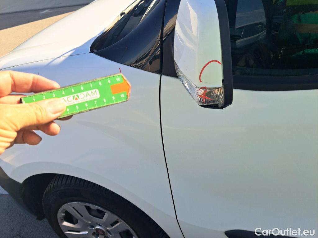  Fiat  Doblo FIAT Doblò Cargo/2015/4P/furgón derivado de turismo Cargo SX 1.3 Mjet 70 kW (95 CV) #45