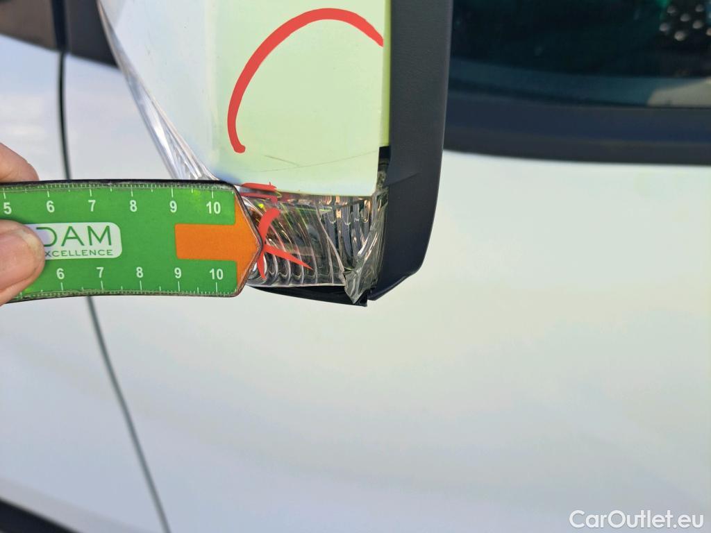  Fiat  Doblo FIAT Doblò Cargo/2015/4P/furgón derivado de turismo Cargo SX 1.3 Mjet 70 kW (95 CV) #30