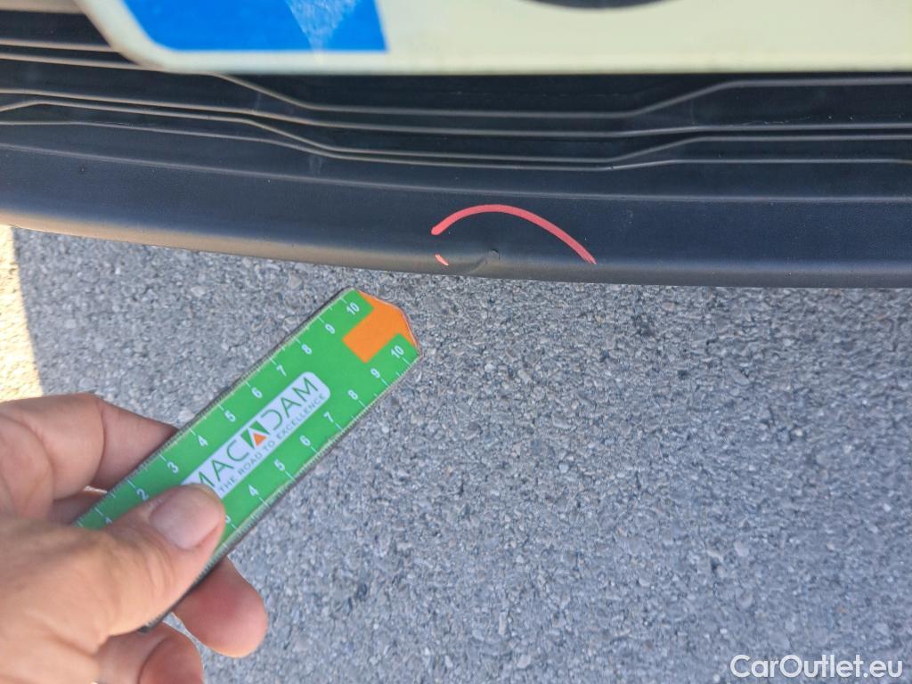  Fiat  Doblo FIAT Doblò Cargo/2015/4P/furgón derivado de turismo Cargo SX 1.3 Mjet 70 kW (95 CV) #40