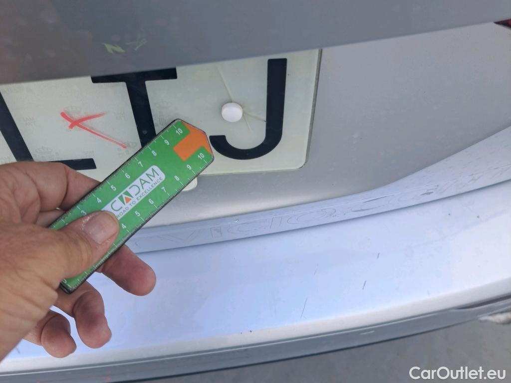  Volvo  V60 VOLVO  / 2018 / 5P / familiar 2.0 B3 (G) Momentum Pro Auto #44