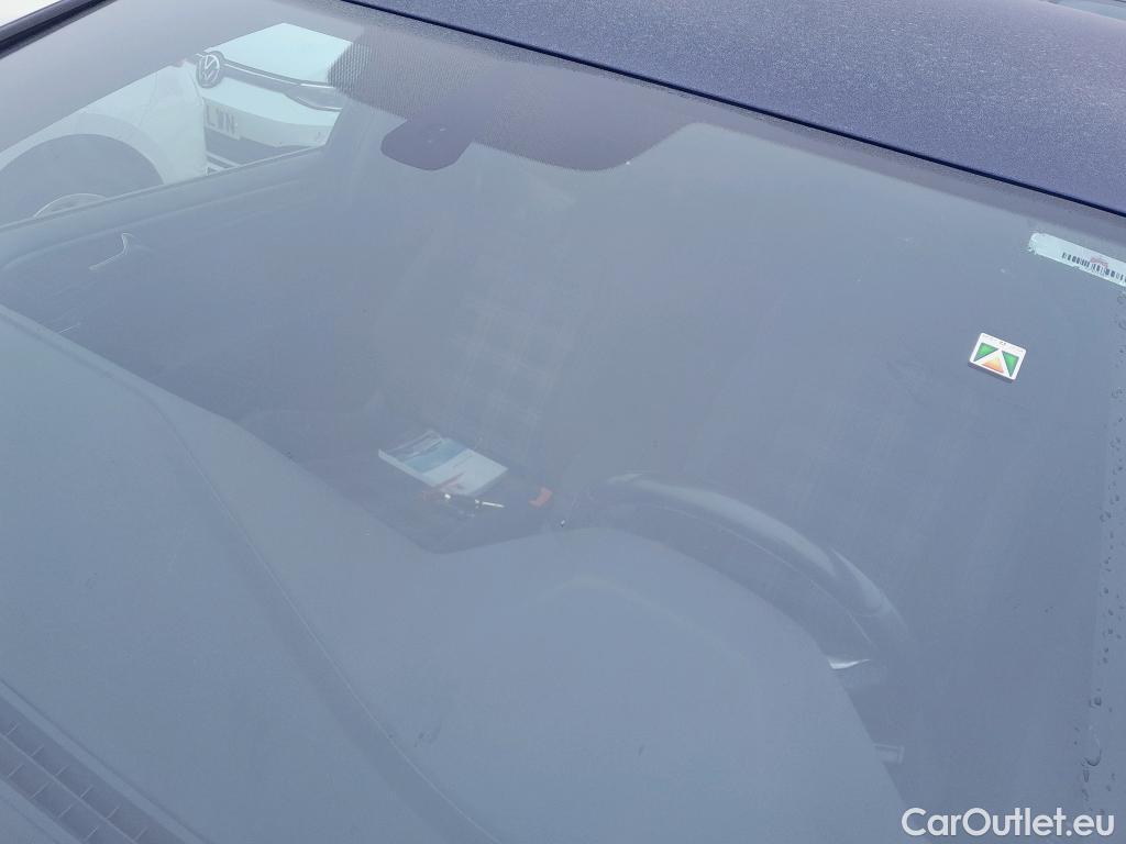  Volkswagen  Golf  VOLKSWAGEN / 2016 / 5P / berlina con portón GTE 1.4 TSI e-Power 150kW (204CV) DSG #1