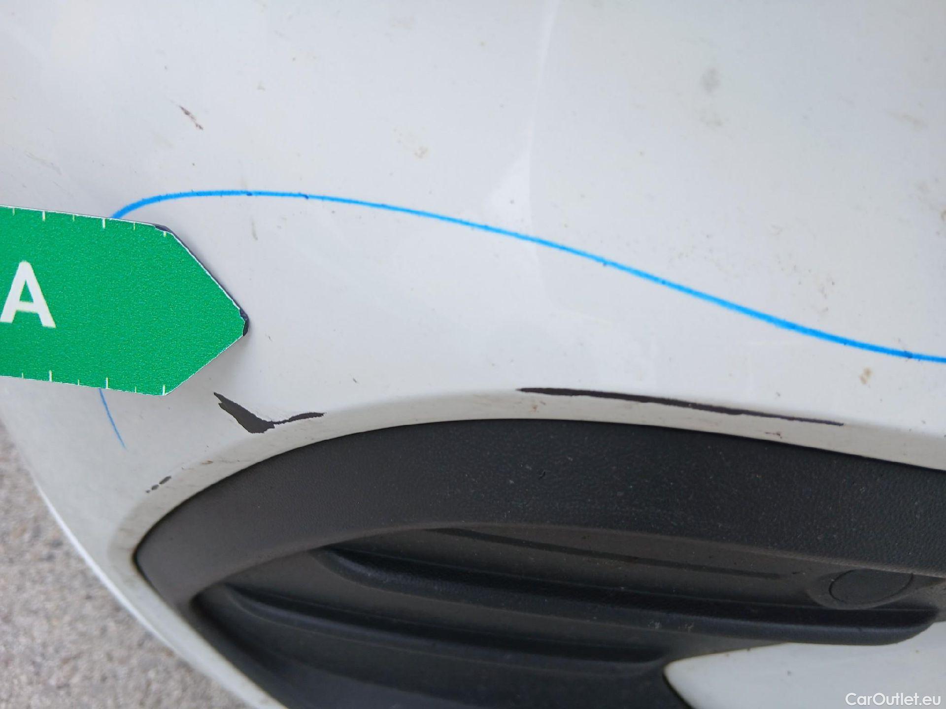  Volkswagen  Polo VOLKSWAGEN  / 2021 / 5P / berlina con portón Life 1.0 TSI 70kW (95CV) #4