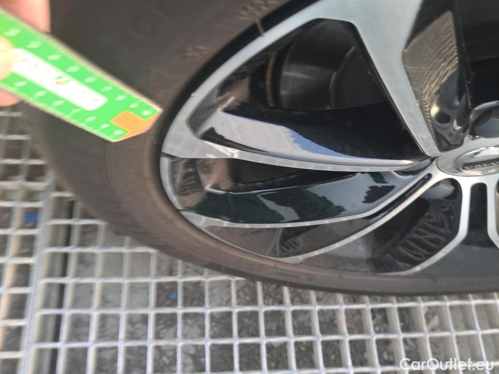  Volvo  V60 VOLVO  / 2018 / 5P / familiar 2.0 B3 (G) Momentum Pro Auto #9