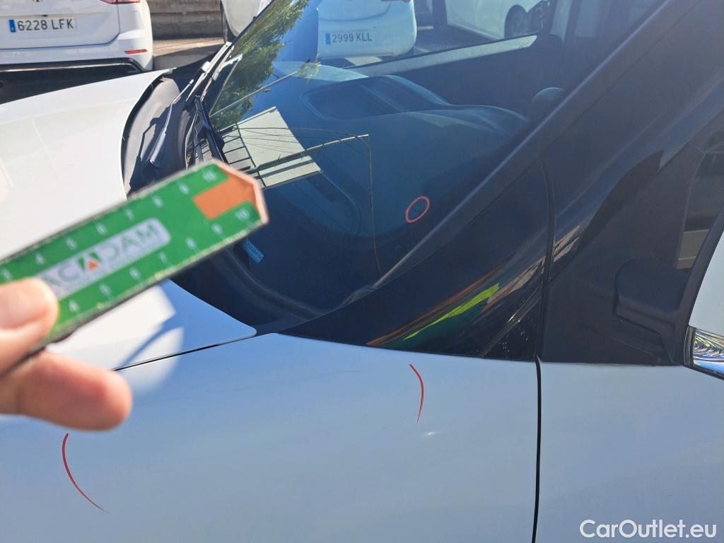  Fiat  Doblo FIAT Doblò Cargo/2015/4P/furgón derivado de turismo Cargo SX 1.3 Mjet 70 kW (95 CV) #1