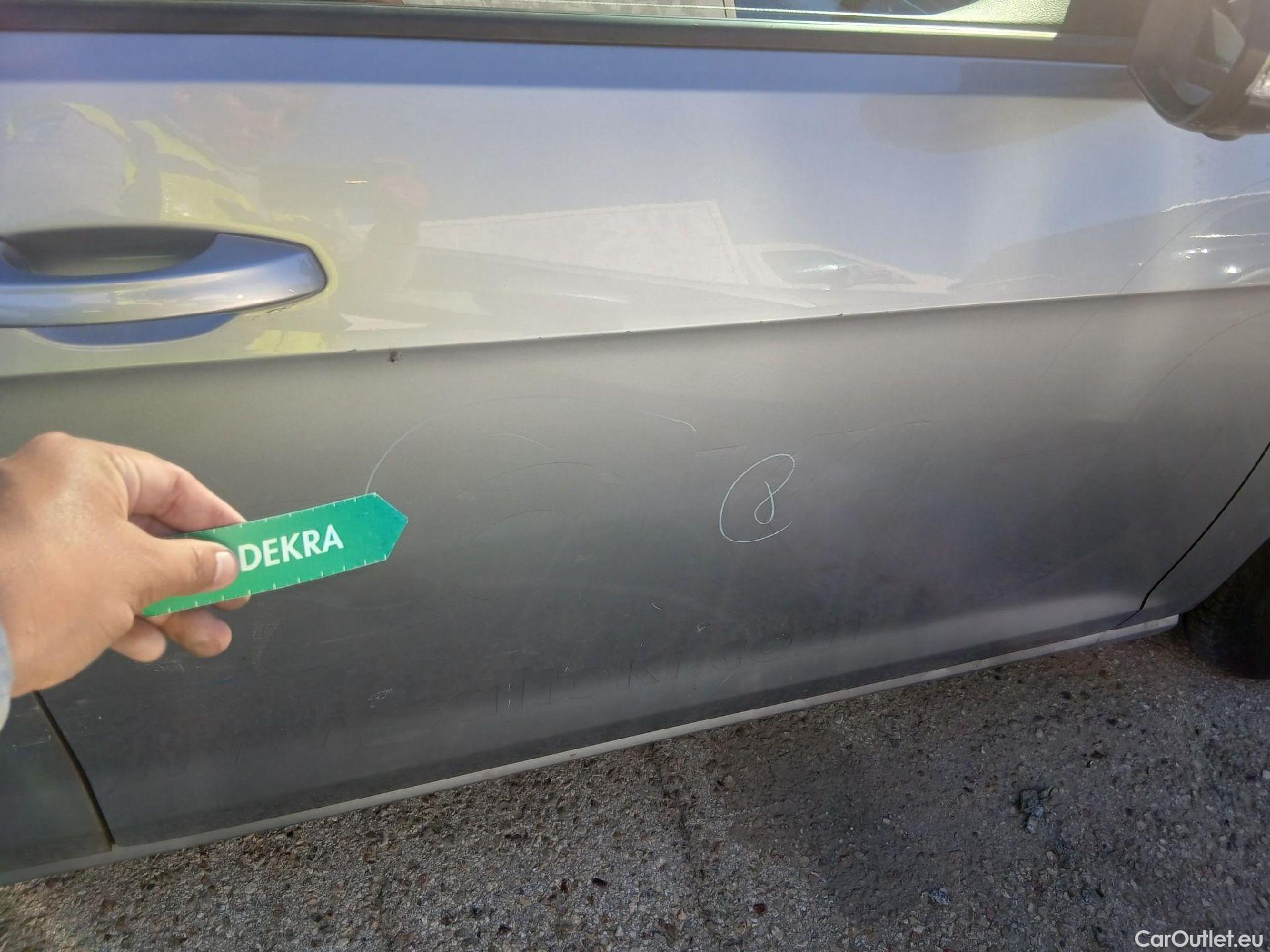  Volkswagen  Golf  VOLKSWAGEN / 2016 / 5P / familiar Business 1.6 TDI 85kW (115CV) Variant #38