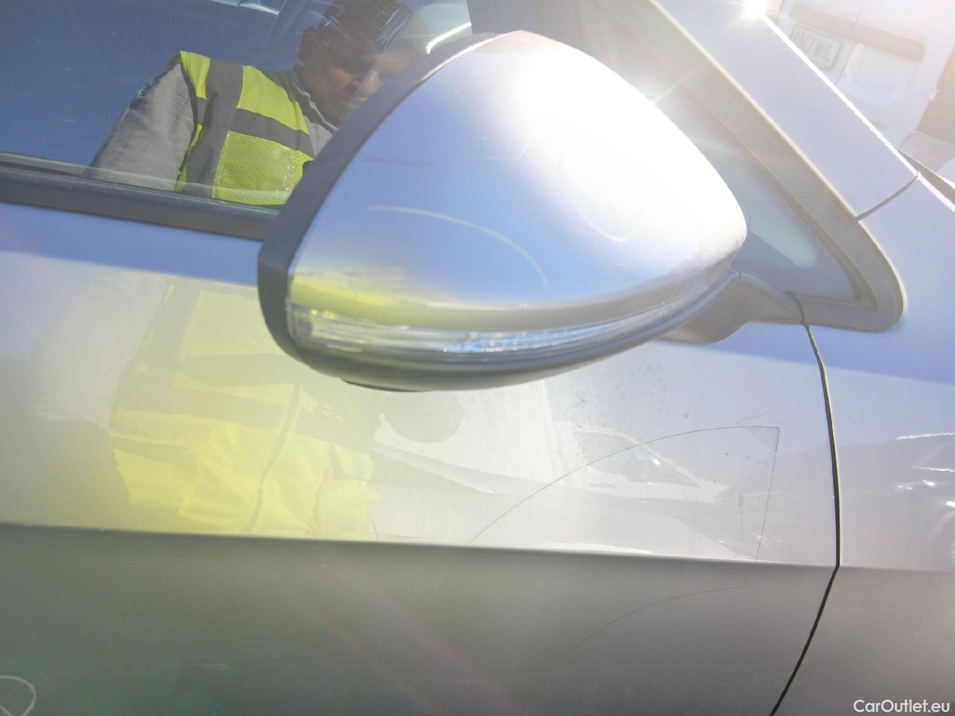  Volkswagen  Golf  VOLKSWAGEN / 2016 / 5P / familiar Business 1.6 TDI 85kW (115CV) Variant #42