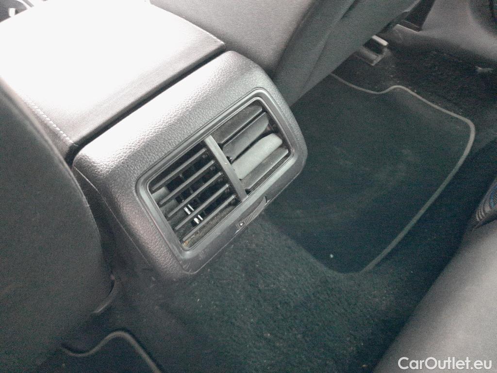  Volkswagen  Golf  VOLKSWAGEN / 2016 / 5P / berlina con portón GTE 1.4 TSI e-Power 150kW (204CV) DSG #4