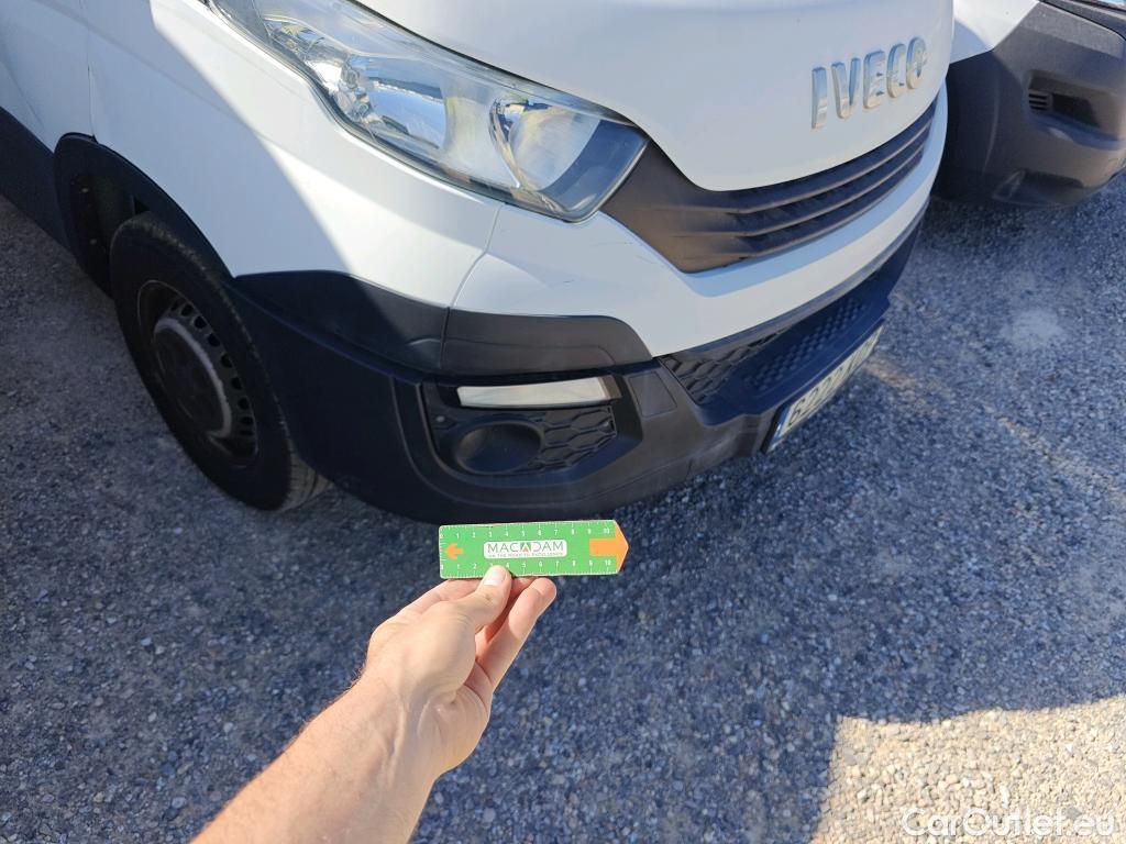  Iveco  Daily IVECO  / 2014 / 2P / chasis cabina 35S 14 3450 ###CAJA ABIERTA Y GRUA TRAS CABINA PALFINGER PK 2900### #41