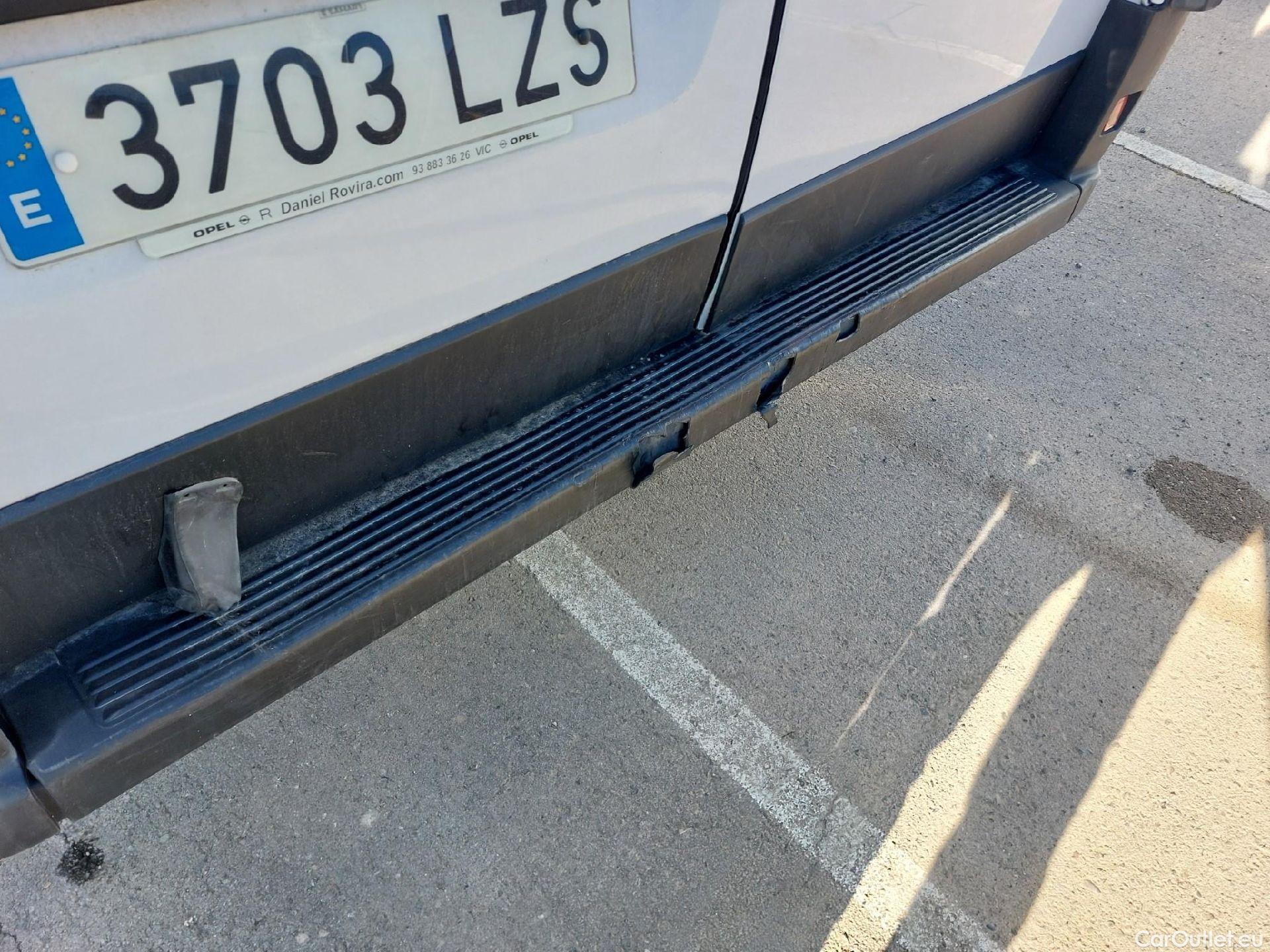  Opel  Movano OPEL  / 2021 / 4P / Furgón Base L2H2 3.5T 2.2 BHDi 88kW #25