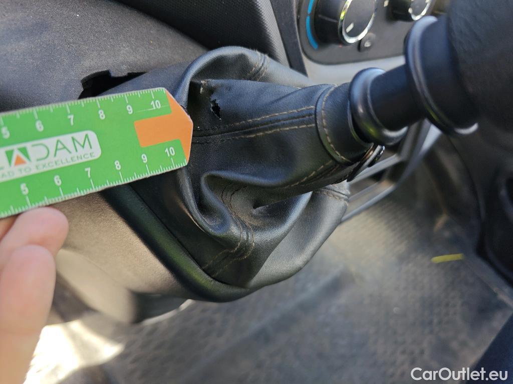  Iveco  Daily IVECO  / 2014 / 2P / chasis cabina 35S 14 3450 ###CAJA ABIERTA Y GRUA TRAS CABINA PALFINGER PK 2900### #44