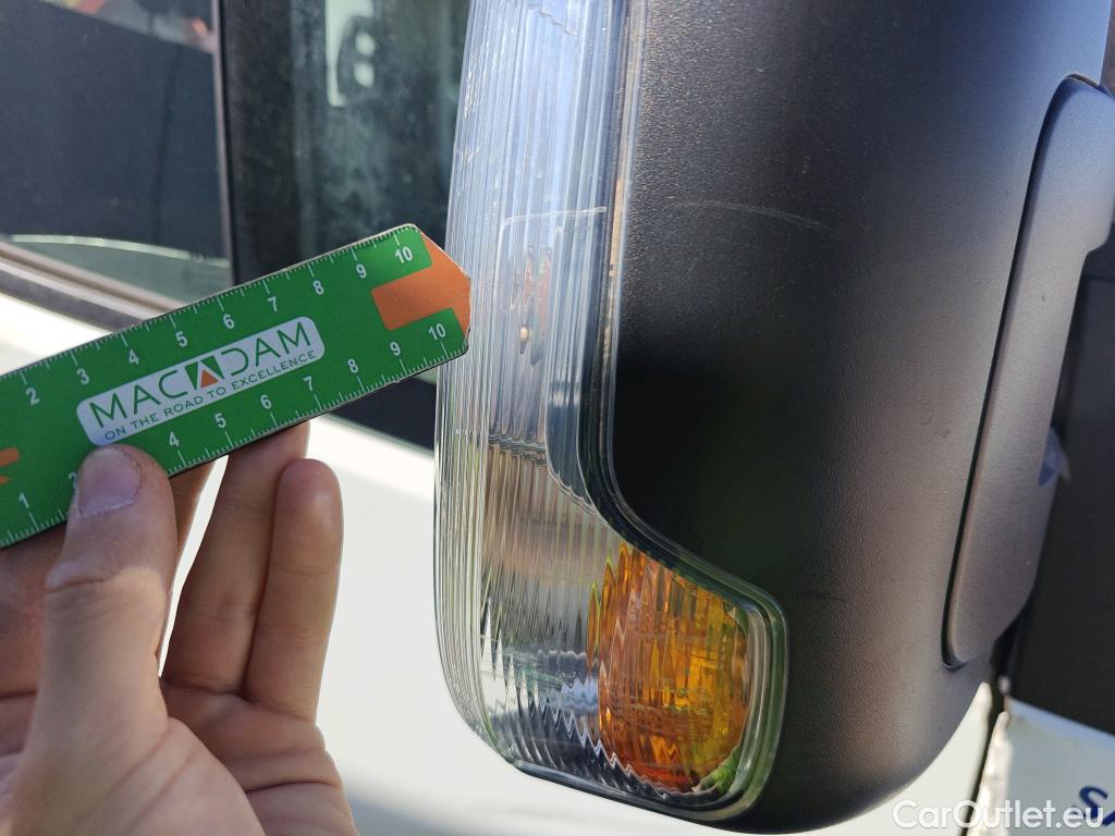  Iveco  Daily IVECO  / 2014 / 2P / chasis cabina 35S 14 3450 ###CAJA ABIERTA Y GRUA TRAS CABINA PALFINGER PK 2900### #50