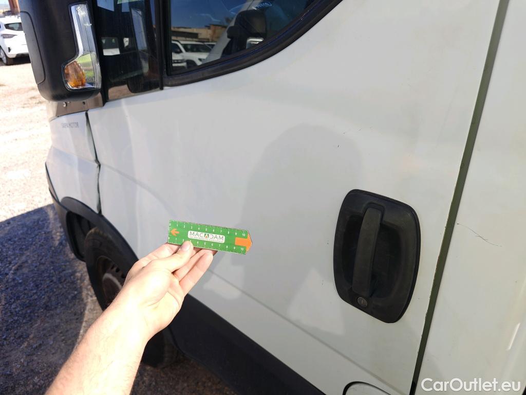  Iveco  Daily IVECO  / 2014 / 2P / chasis cabina 35S 14 3450 ###CAJA ABIERTA Y GRUA TRAS CABINA PALFINGER PK 2900### #26