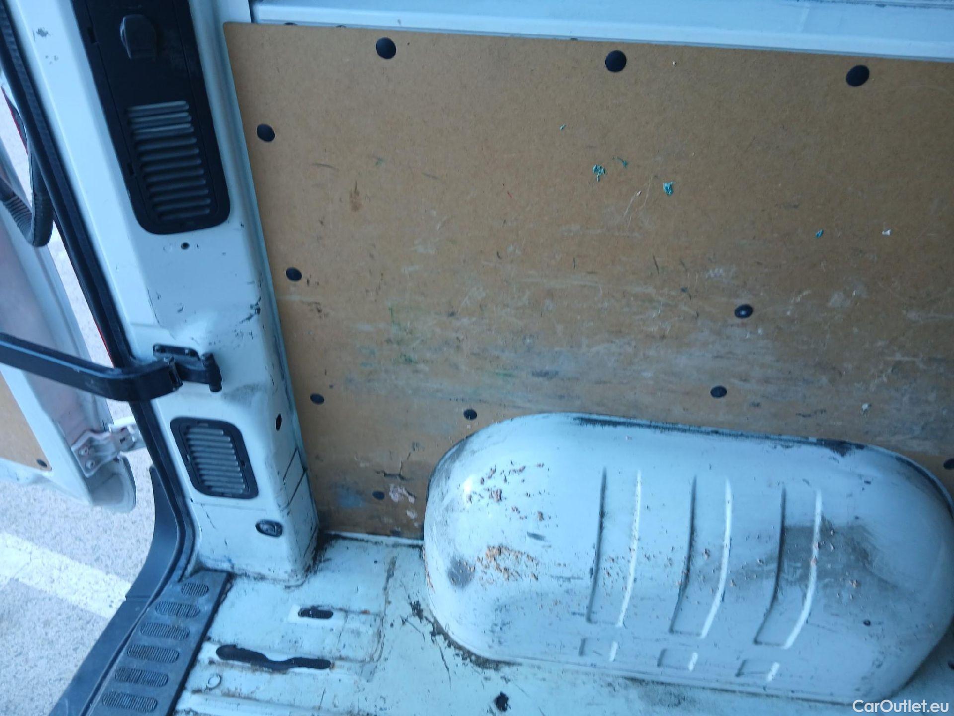  Opel  Movano OPEL  / 2010 / 4P / furgón 2.3 CDTI 96kW (130CV) L2 H2 F 3.5t #15