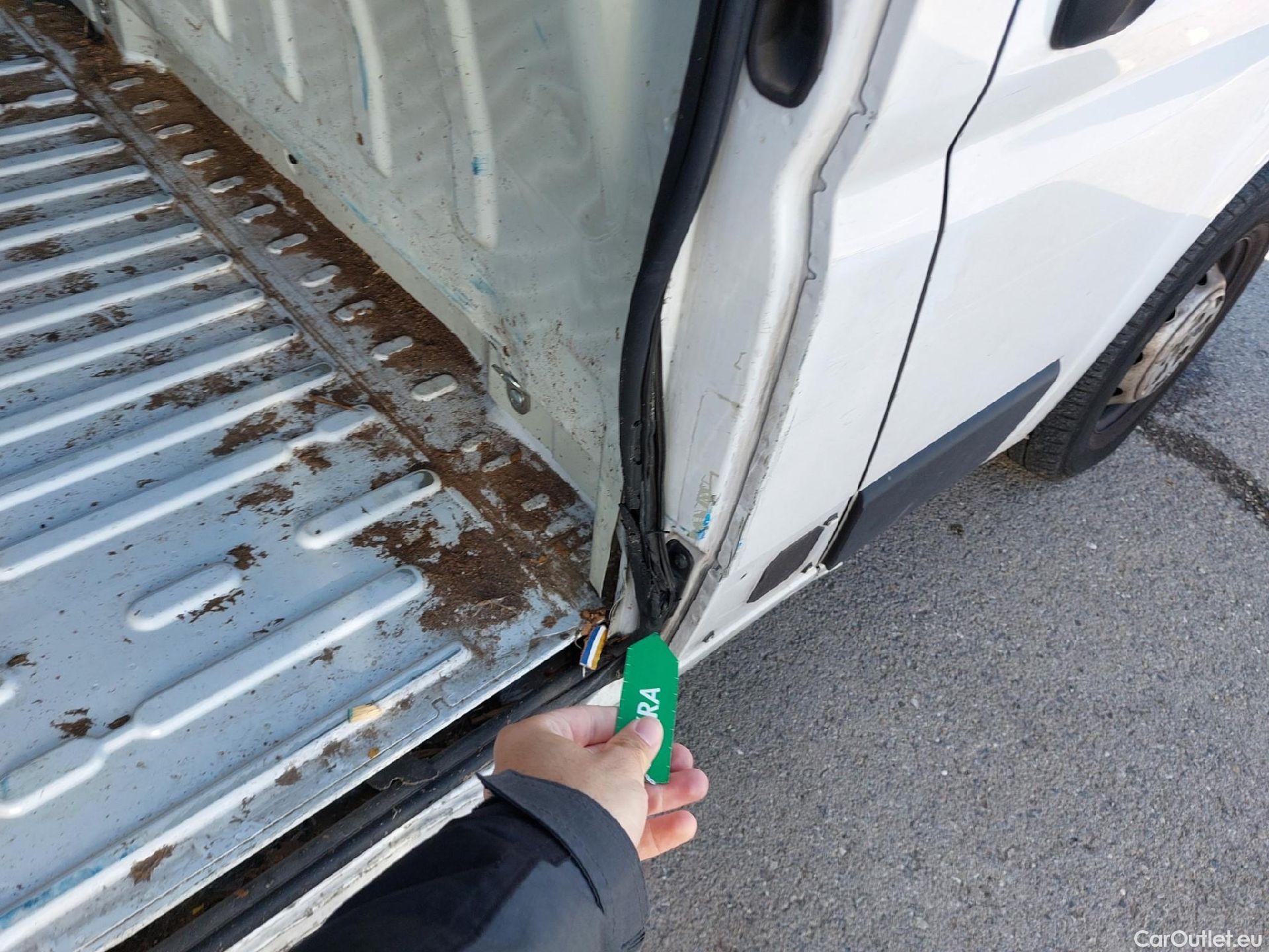  Opel  Movano OPEL  / 2021 / 4P / Furgón Base L2H2 3.5T 2.2 BHDi 88kW #45