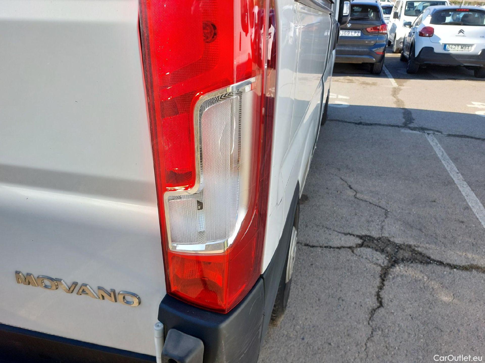  Opel  Movano OPEL  / 2021 / 4P / Furgón Base L2H2 3.5T 2.2 BHDi 88kW #28