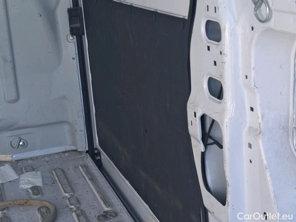  Opel  Movano  C HKa L2H2 3 5t Edition (verstärkt) 140CV MT6 E6d  #45