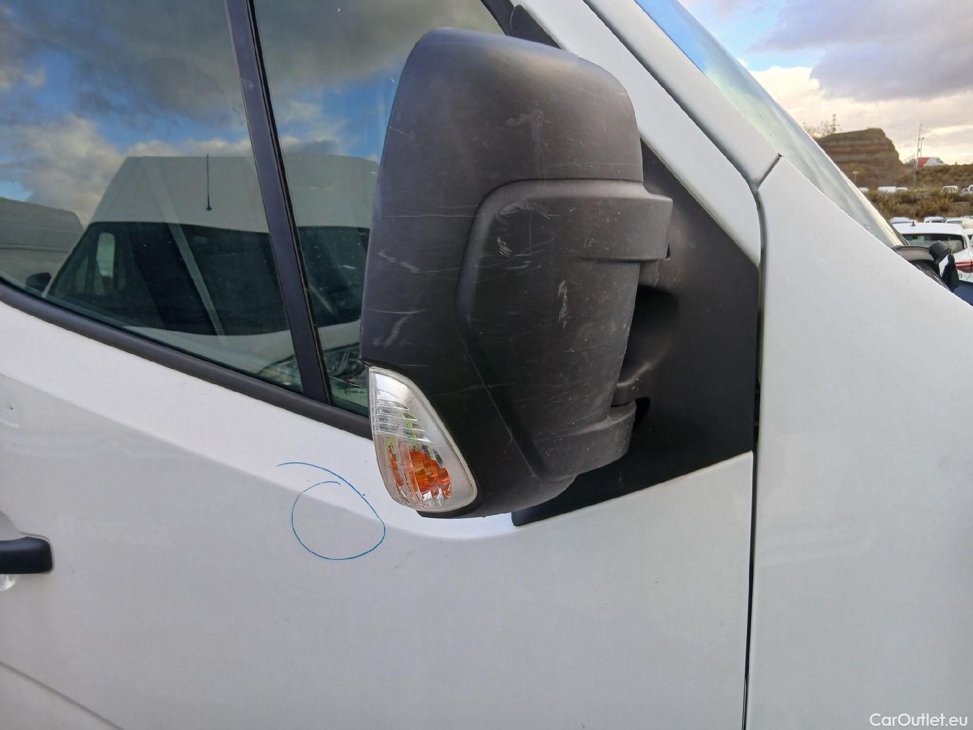  Opel  Movano OPEL  / 2010 / 4P / furgón 2.3 CDTI 96kW (130CV) L2 H2 F 3.5t #63