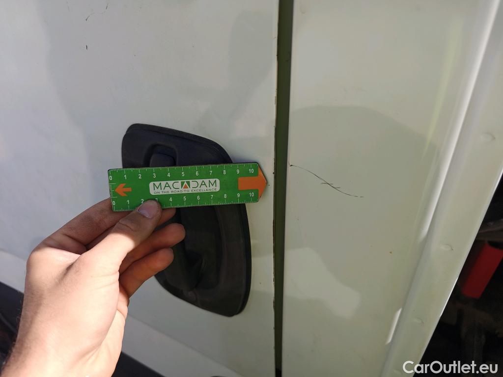  Iveco  Daily IVECO  / 2014 / 2P / chasis cabina 35S 14 3450 ###CAJA ABIERTA Y GRUA TRAS CABINA PALFINGER PK 2900### #27