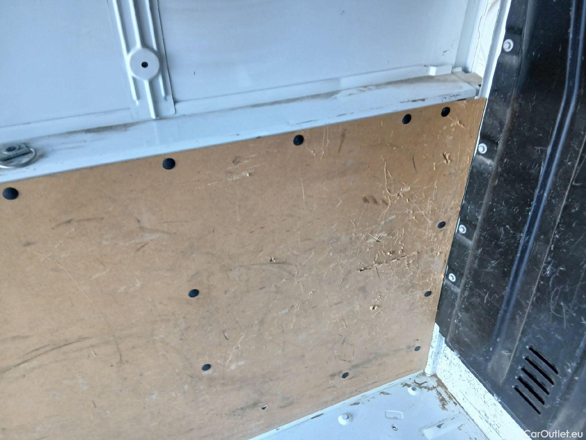  Opel  Movano OPEL  / 2010 / 4P / furgón 2.3 CDTI 96kW (130CV) L2 H2 F 3.5t #17