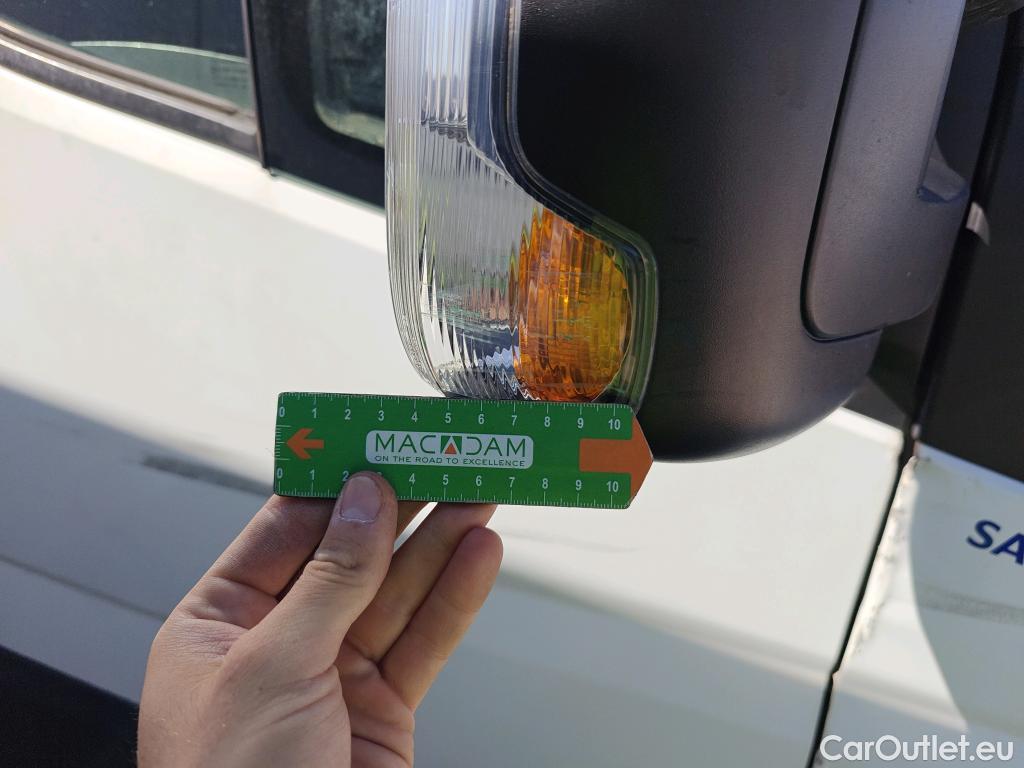  Iveco  Daily IVECO  / 2014 / 2P / chasis cabina 35S 14 3450 ###CAJA ABIERTA Y GRUA TRAS CABINA PALFINGER PK 2900### #48