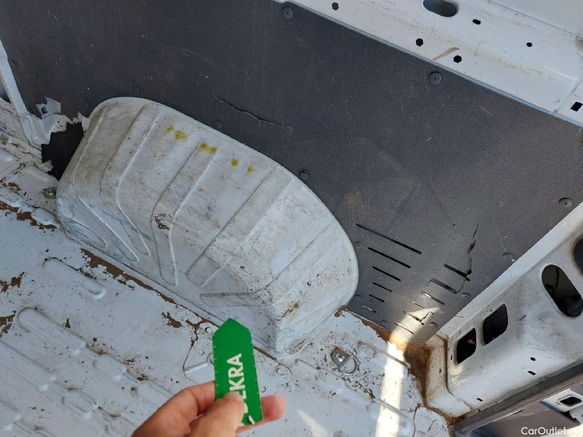  Opel  Movano OPEL  / 2021 / 4P / Furgón Base L2H2 3.5T 2.2 BHDi 88kW #61