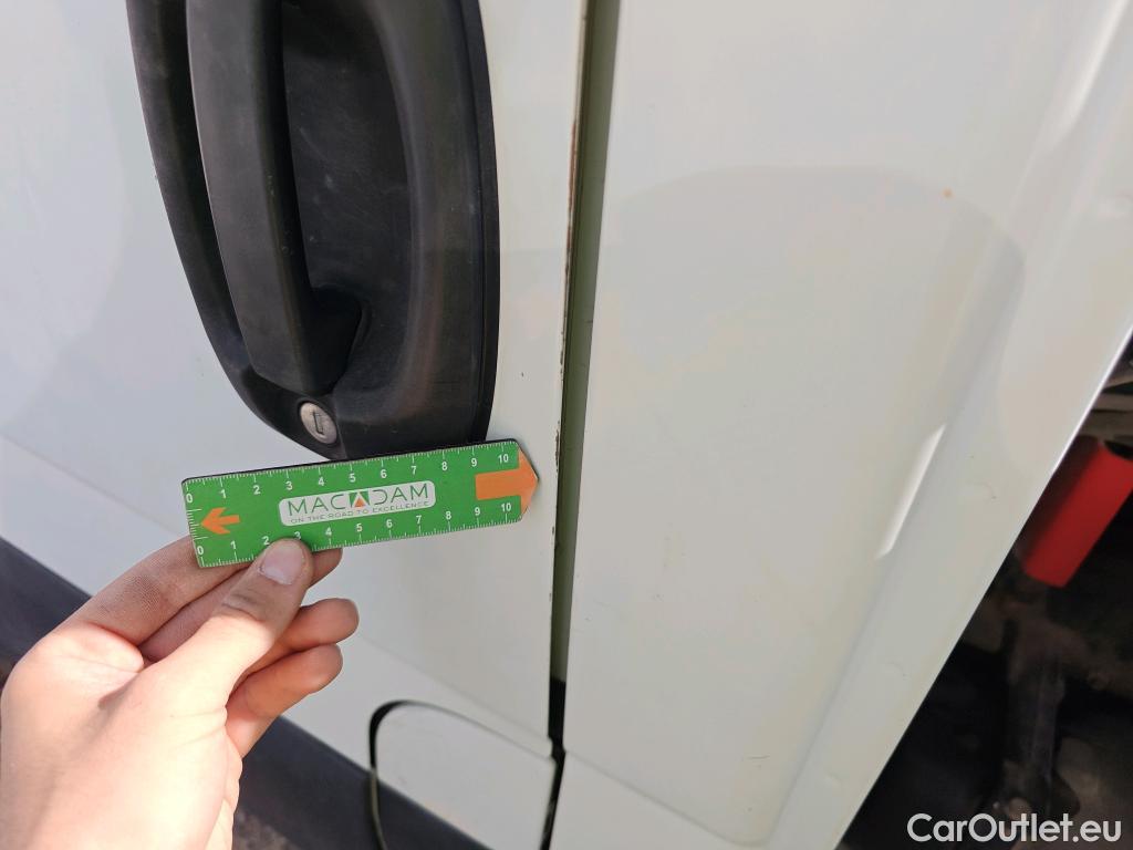  Iveco  Daily IVECO  / 2014 / 2P / chasis cabina 35S 14 3450 ###CAJA ABIERTA Y GRUA TRAS CABINA PALFINGER PK 2900### #28