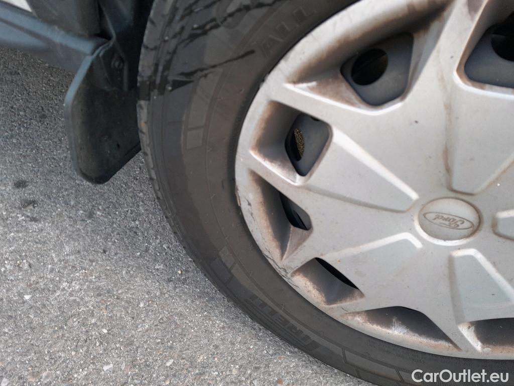  Ford  Transit FORD  / 2013 / 4P / furgón 350 96kW L2H2 Van Trend FWD MHEV #48