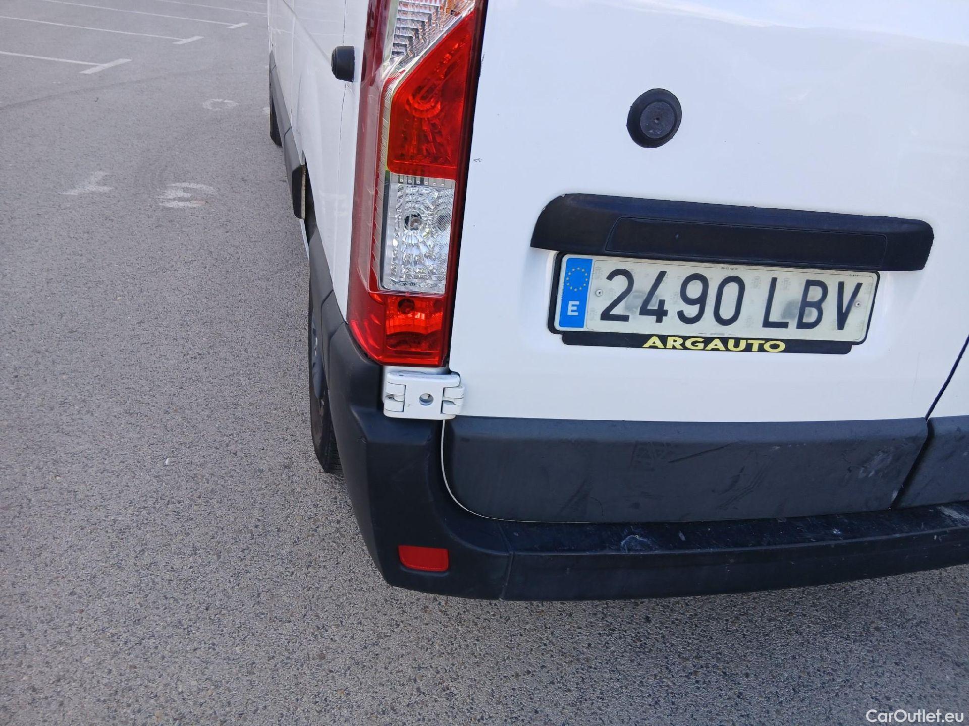  Opel  Movano OPEL  / 2010 / 4P / furgón 2.3 CDTI 96kW (130CV) L2 H2 F 3.5t #40