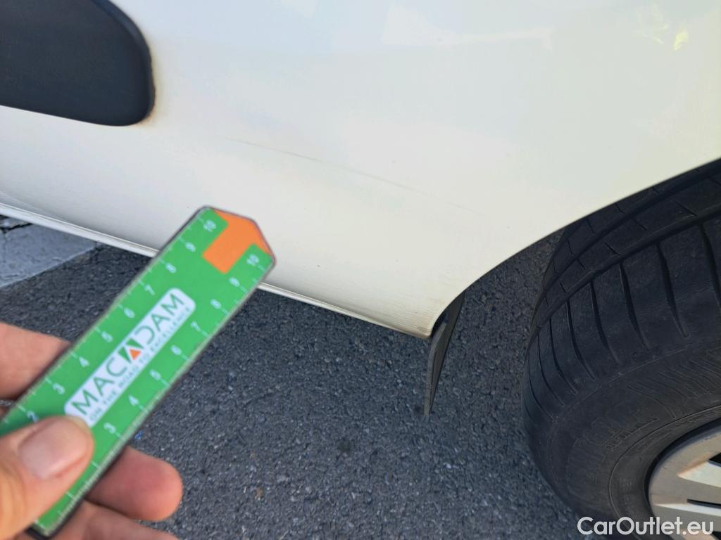  Fiat  Doblo FIAT Doblò Cargo/2015/4P/furgón derivado de turismo Cargo SX 1.3 Mjet 70 kW (95 CV) #50