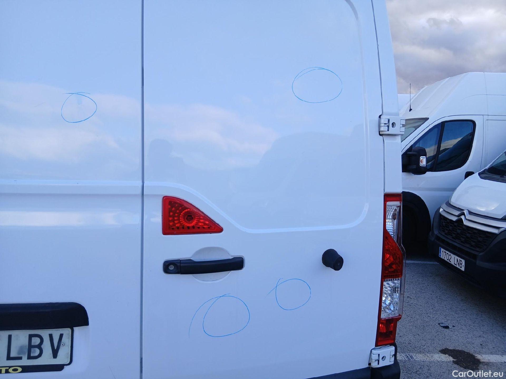  Opel  Movano OPEL  / 2010 / 4P / furgón 2.3 CDTI 96kW (130CV) L2 H2 F 3.5t #50