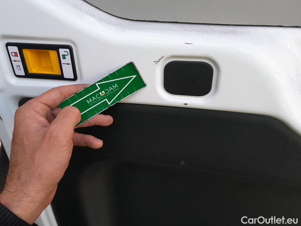  Ford  Transit FORD  / 2013 / 4P / furgón 350 96kW L2H2 Van Trend FWD MHEV #38