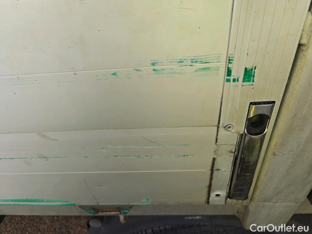  Iveco  Daily IVECO  / 2014 / 2P / chasis cabina 35S 14 3450 ###CAJA ABIERTA Y GRUA TRAS CABINA PALFINGER PK 2900### #15