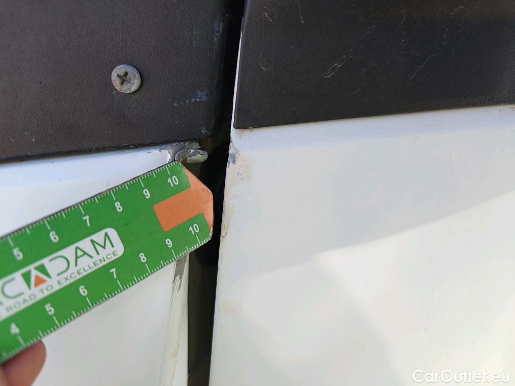  Iveco  Daily IVECO  / 2014 / 2P / chasis cabina 35S 14 3450 ###CAJA ABIERTA Y GRUA TRAS CABINA PALFINGER PK 2900### #29