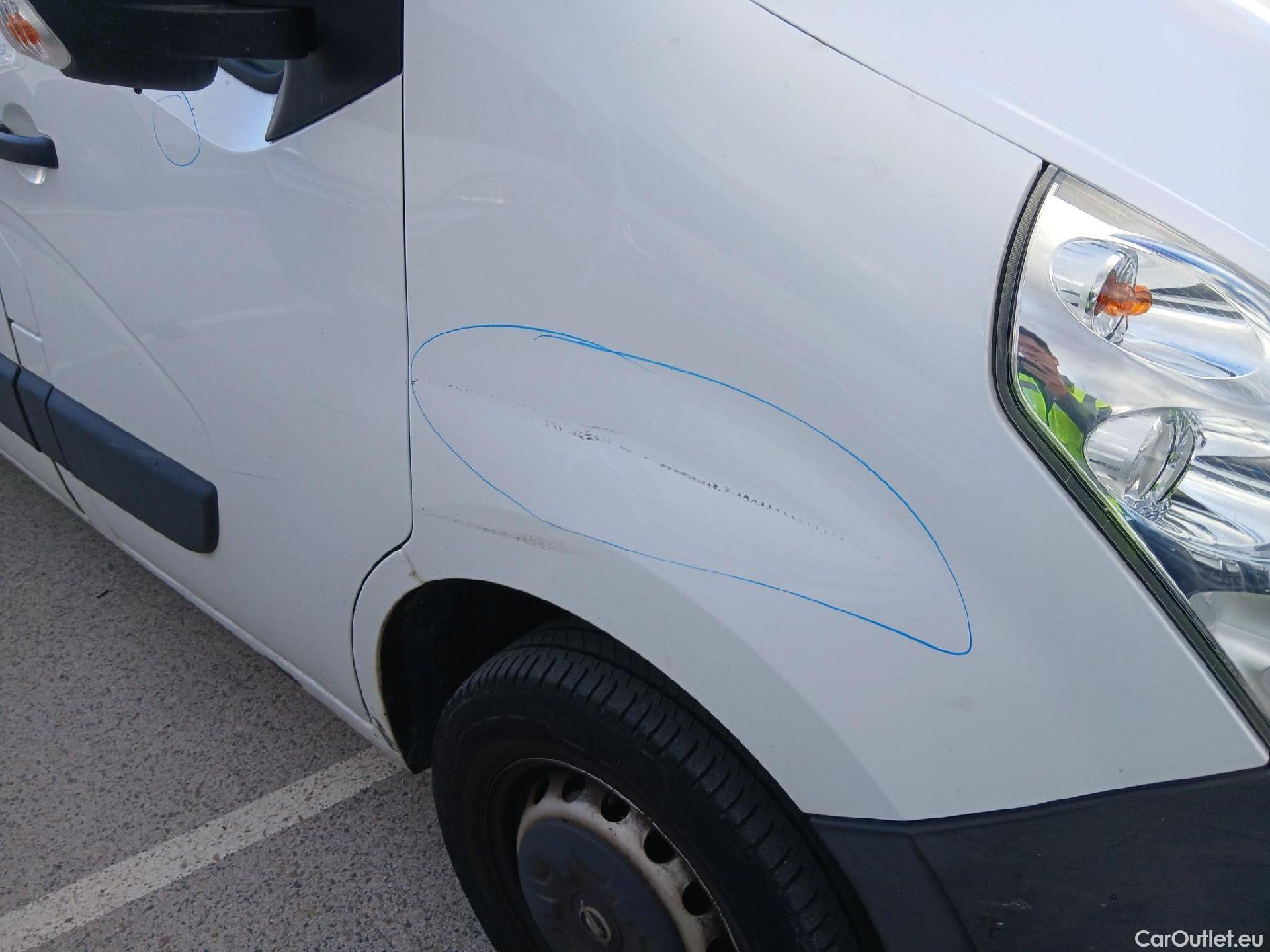  Opel  Movano OPEL  / 2010 / 4P / furgón 2.3 CDTI 96kW (130CV) L2 H2 F 3.5t #65