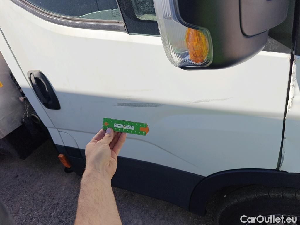  Iveco  Daily IVECO  / 2014 / 2P / chasis cabina 35S 14 3450 ###CAJA ABIERTA Y GRUA TRAS CABINA PALFINGER PK 2900### #24