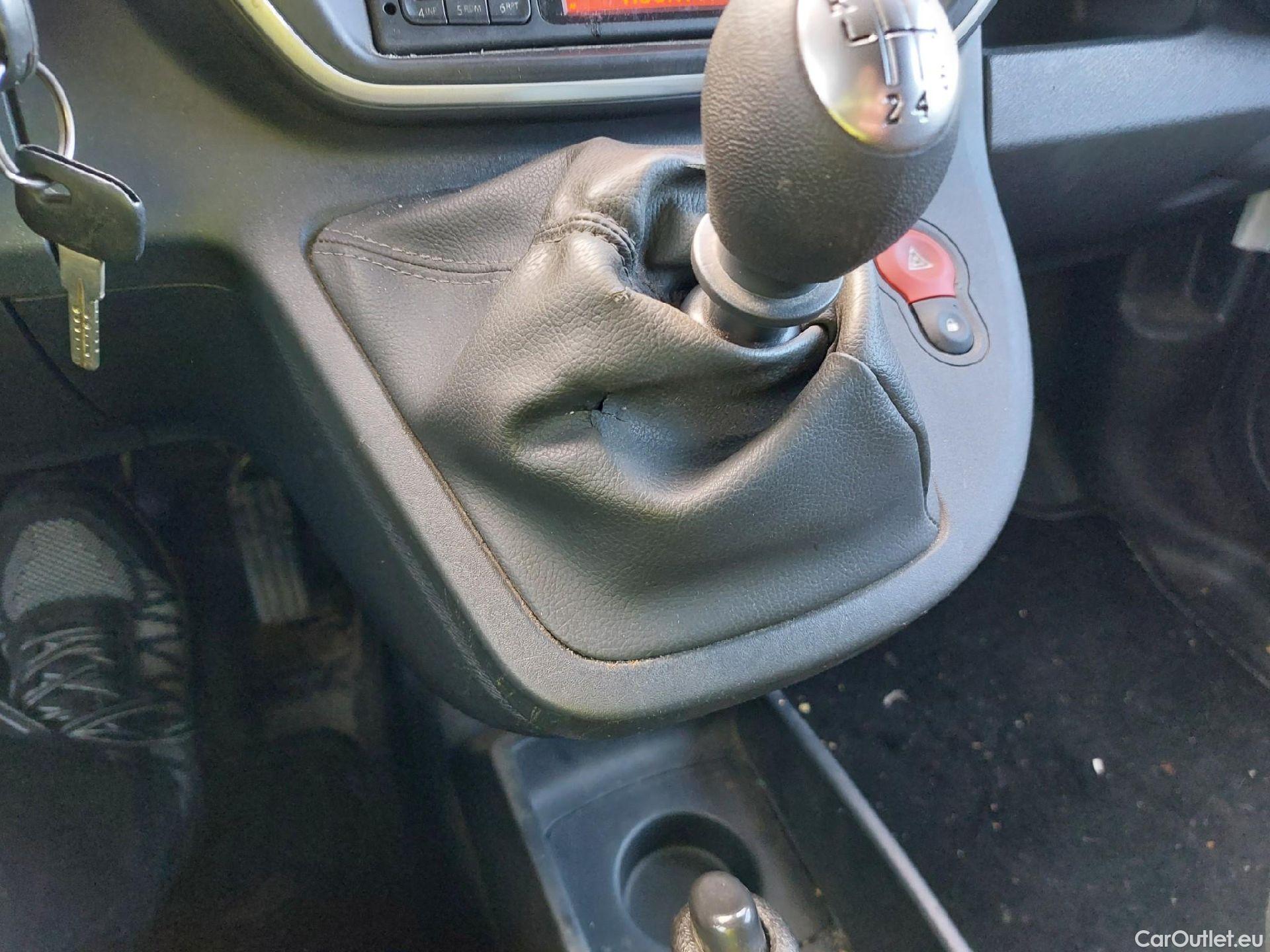  Renault  Kangoo RENAULT  Furgón/2013/3P/furgón derivado de turismo Profesional Blue dCi 70kW (95CV) #27