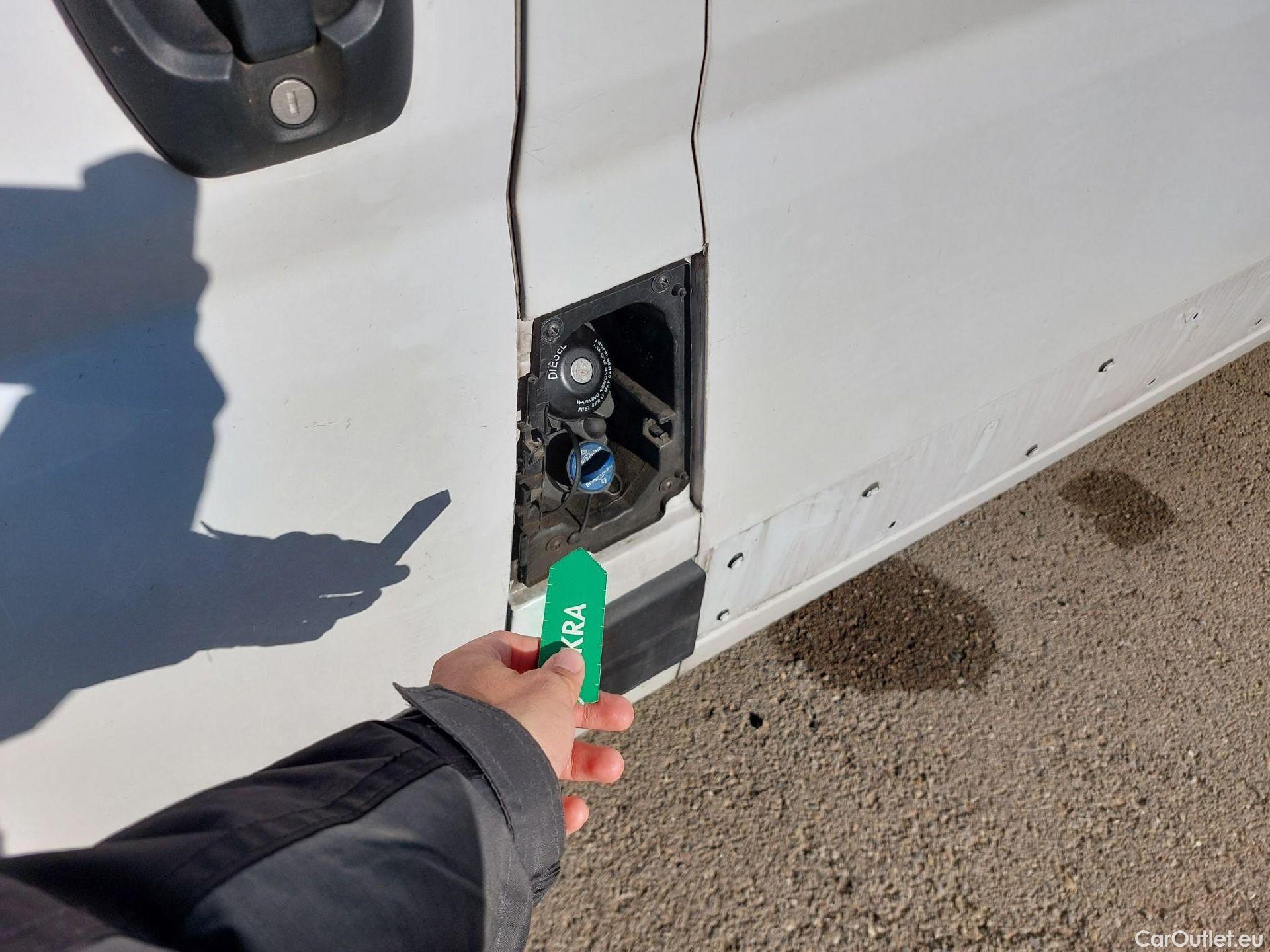  Opel  Movano OPEL  / 2021 / 4P / Furgón Base L2H2 3.5T 2.2 BHDi 88kW #13