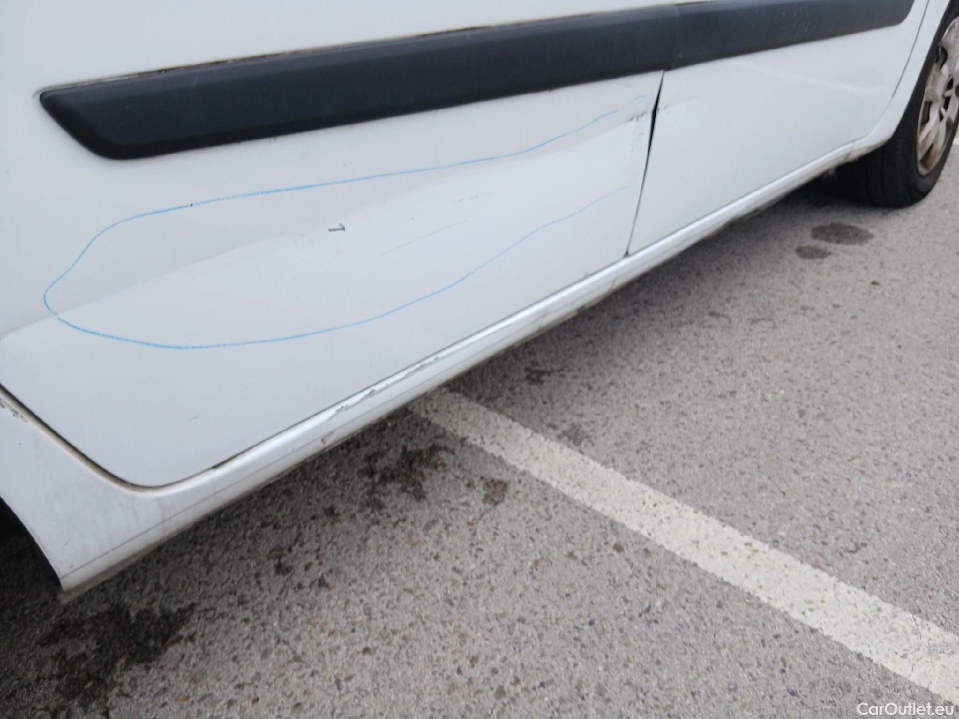  Renault  Kangoo  II Profesional 1.5 dCi 70CV MT5 E4 #42