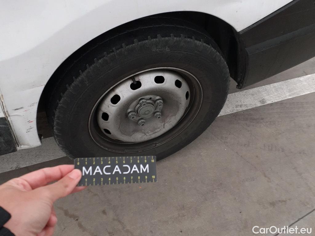  Renault  Trafic RENAULT  / 2019 / 4P / furgón Furgón 27 L1H1 Energy Blue dCi 70 kW- SS #69