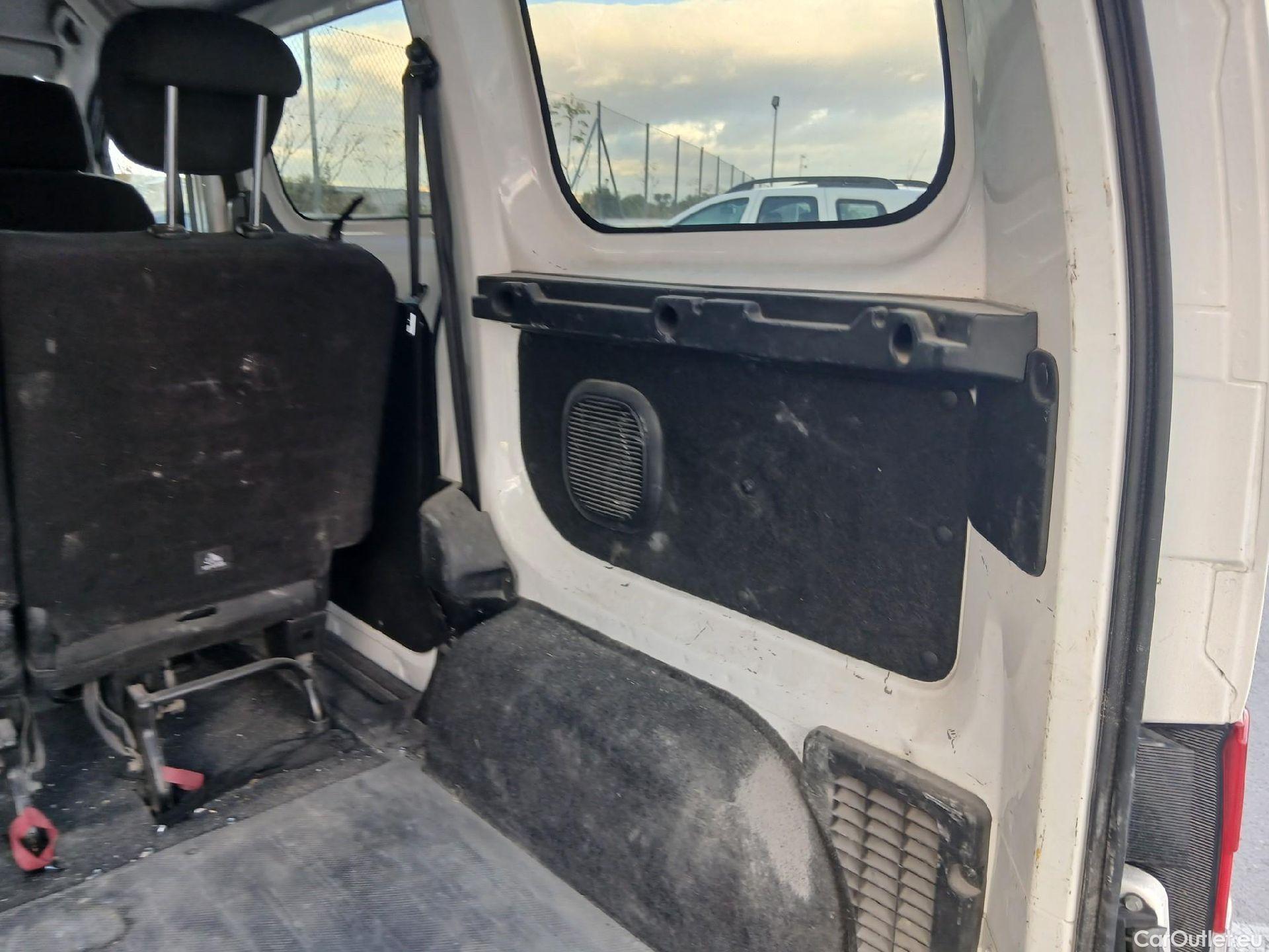  Nissan  NV200 NISSAN  / 2009 / 5P / combi Combi 5 1.5dCi 66kW (90CV) AC COMFORT #44