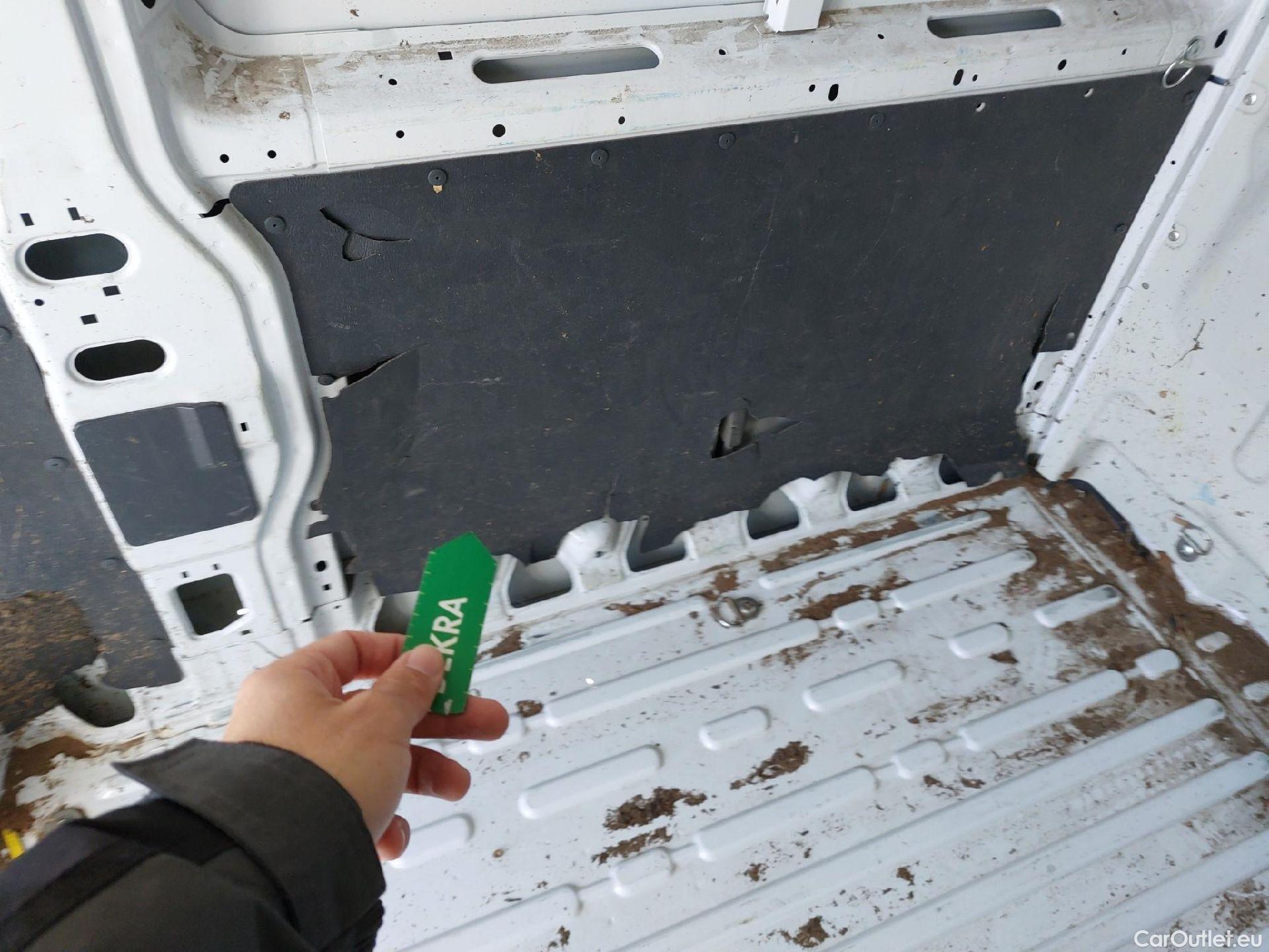  Opel  Movano OPEL  / 2021 / 4P / Furgón Base L2H2 3.5T 2.2 BHDi 88kW #56