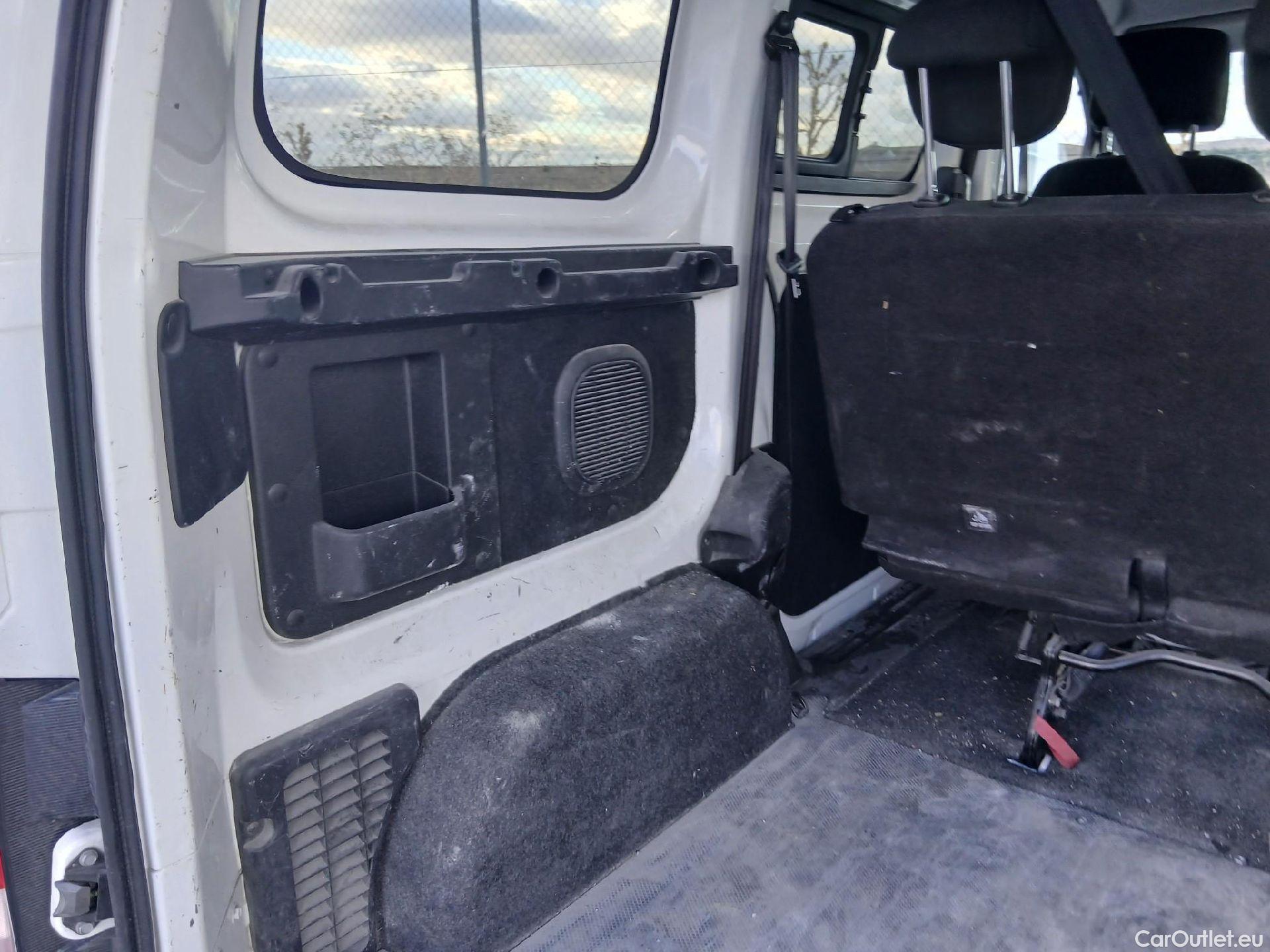  Nissan  NV200 NISSAN  / 2009 / 5P / combi Combi 5 1.5dCi 66kW (90CV) AC COMFORT #46