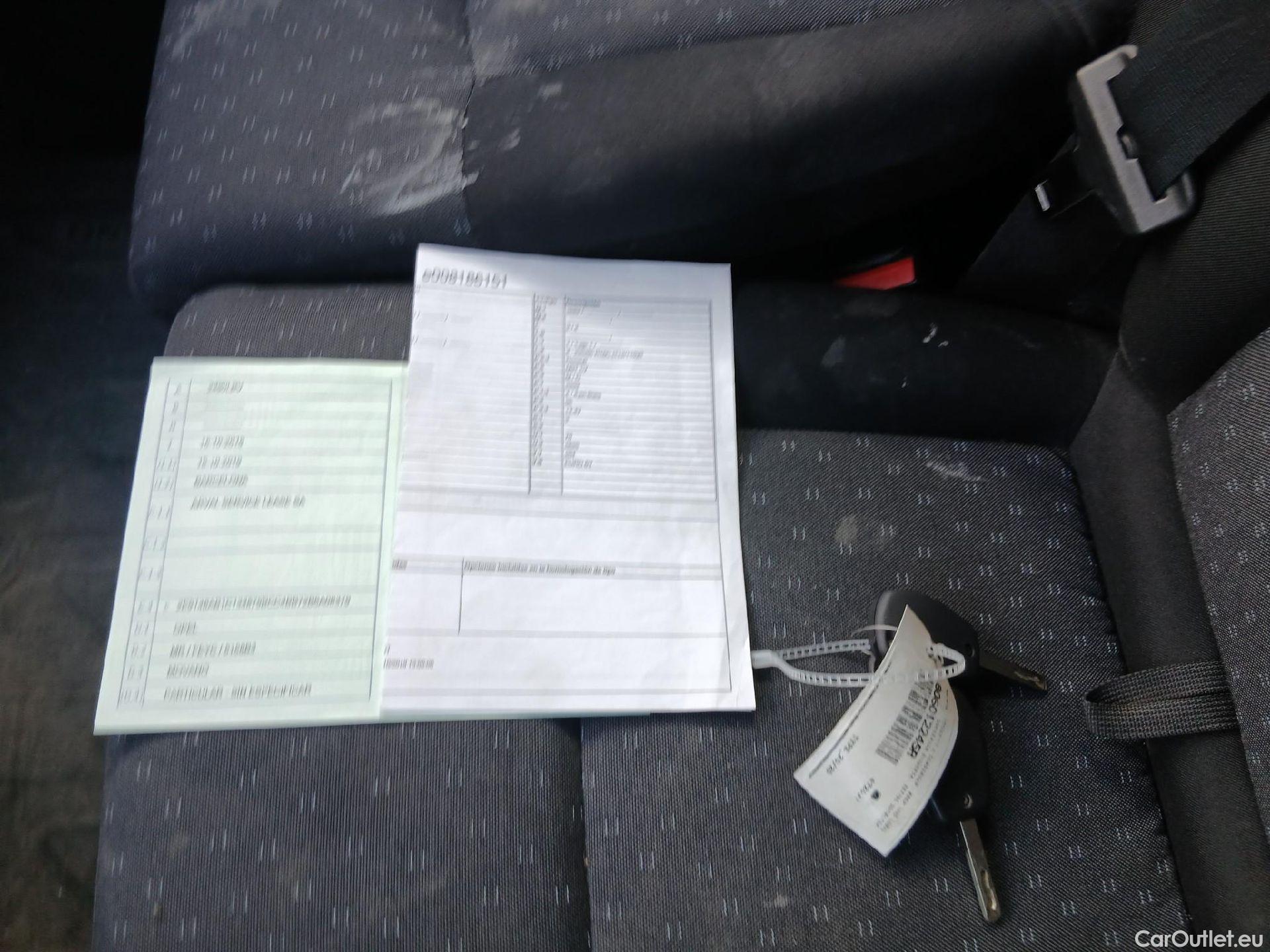  Opel  Movano OPEL  / 2010 / 4P / furgón 2.3 CDTI 96kW (130CV) L2 H2 F 3.5t #66