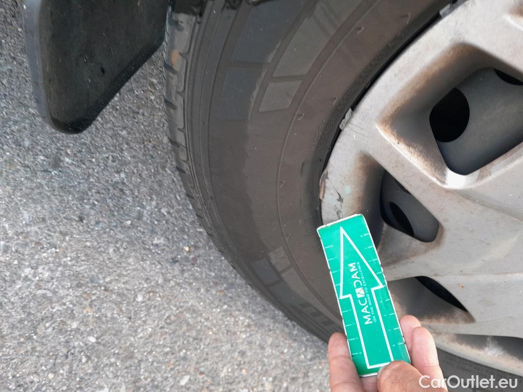  Ford  Transit FORD  / 2013 / 4P / furgón 350 96kW L2H2 Van Trend FWD MHEV #49