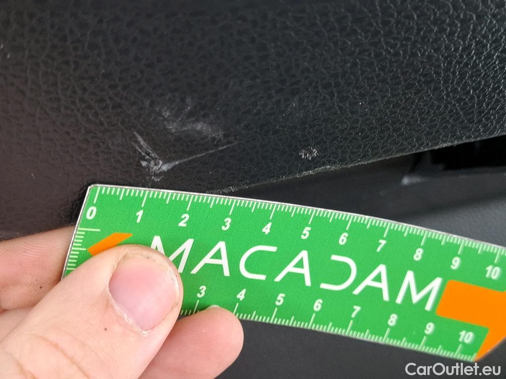  Volkswagen  Golf  VII Berline Confortline Business BMT 2.0 TDI 150CV BVA7 E6dT #26