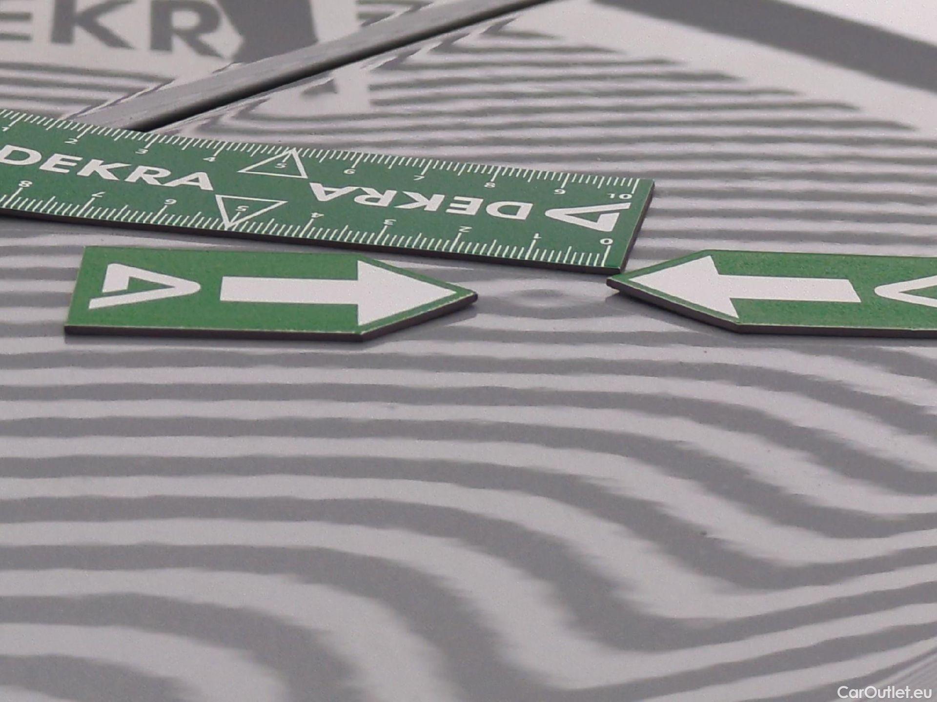  Volkswagen  Tiguan VOLKSWAGEN  / 2016 / 5P / SUV 2.0 TDI 150 DSG7 Confortline Business #63