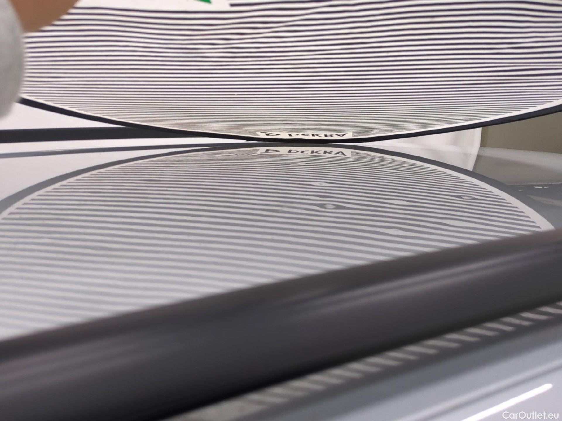  Volkswagen  Tiguan VOLKSWAGEN  / 2016 / 5P / SUV 2.0 TDI 150 DSG7 Confortline Business #35