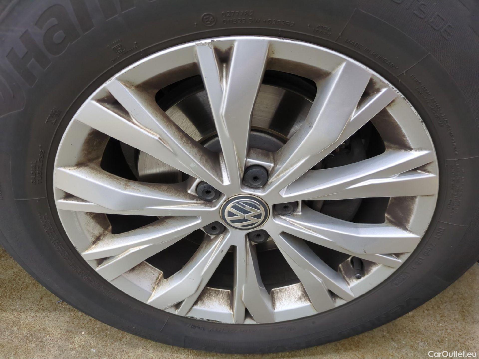  Volkswagen  Tiguan VOLKSWAGEN  / 2016 / 5P / SUV 2.0 TDI 150 DSG7 Confortline Business #15