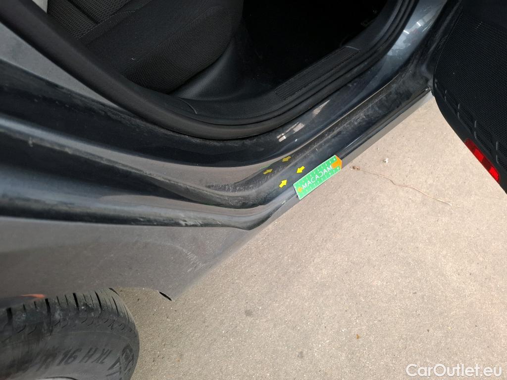  Volkswagen  Golf  VII Berline Confortline Business BMT 2.0 TDI 150CV BVA7 E6dT #55