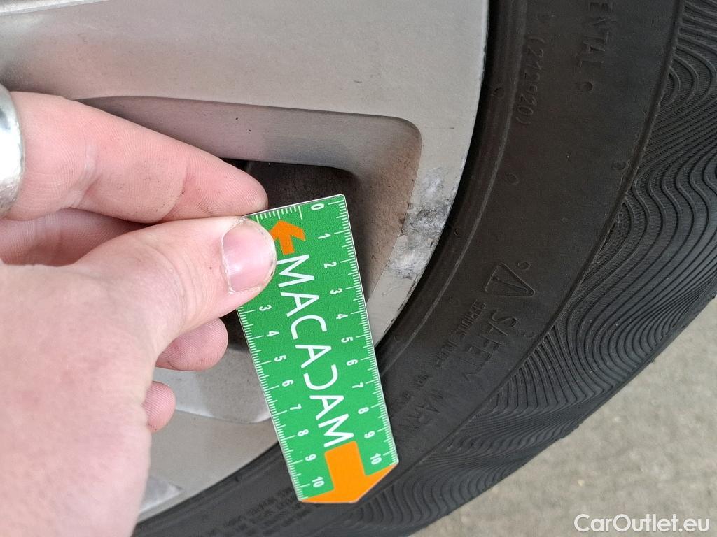  Volkswagen  Golf  VII Berline Confortline Business BMT 2.0 TDI 150CV BVA7 E6dT #50